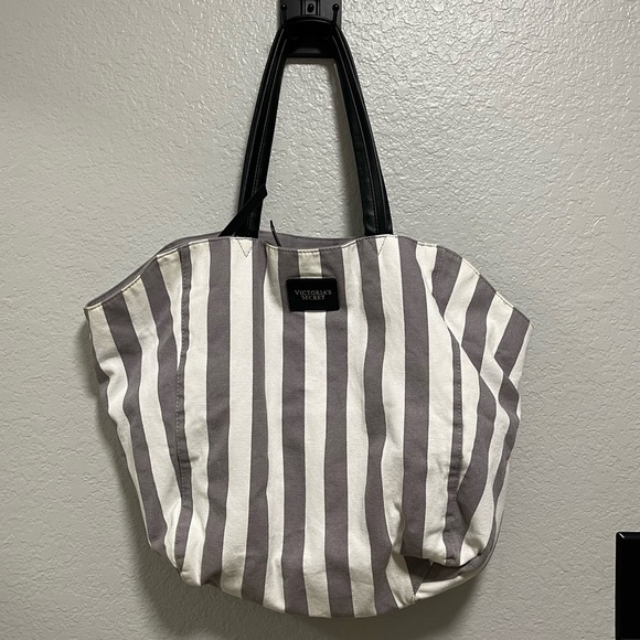 Victoria’s Secret Striped Canvas Tote Gray White Beach Travel Weekender Bag - Picture 1 of 6